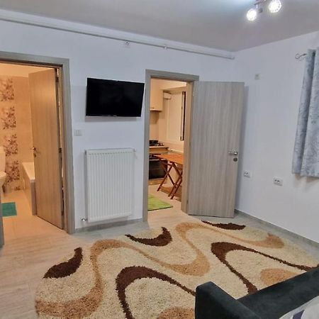Apartament 3 Cam Grand Arena Bukarest Eksteriør billede