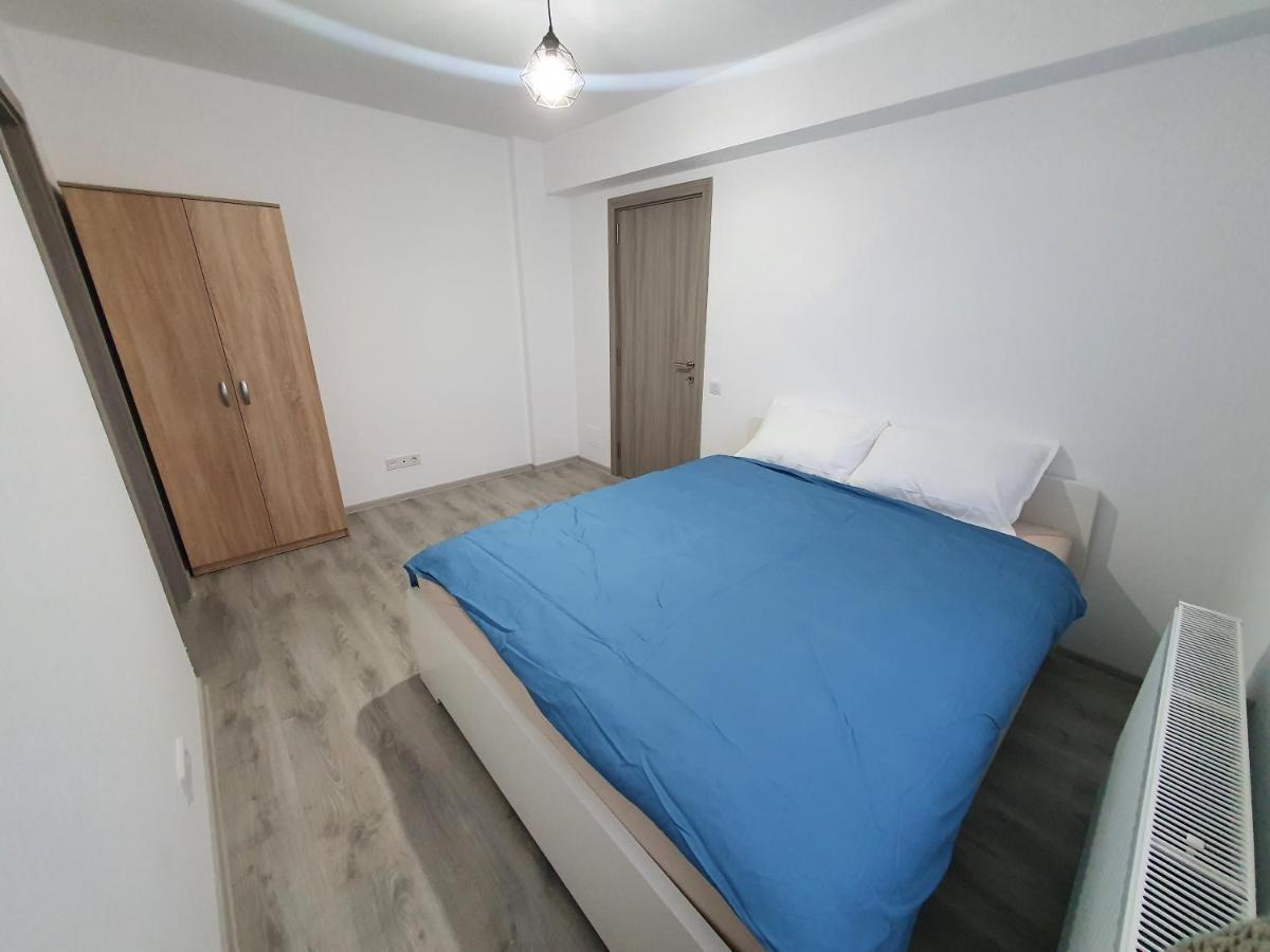 Apartament 3 Cam Grand Arena Bukarest Eksteriør billede