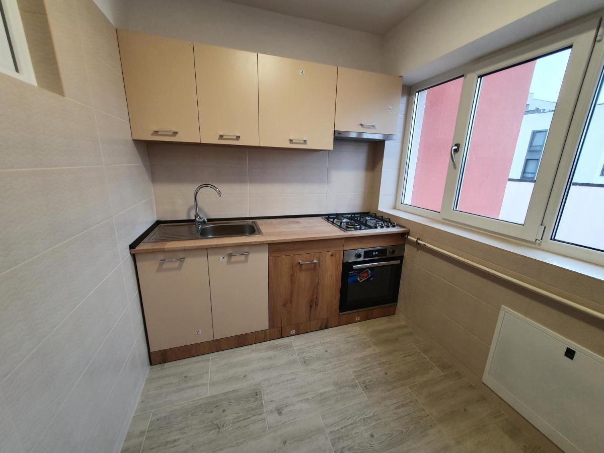 Apartament 3 Cam Grand Arena Bukarest Eksteriør billede